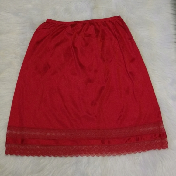 Vintage Silky Flowy Red Vanity Fair Scalloped Lace A-line Skirt Slip - Picture 5 of 14